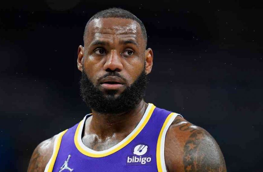 LeBron James fined $15,000 for obscene gesture to official