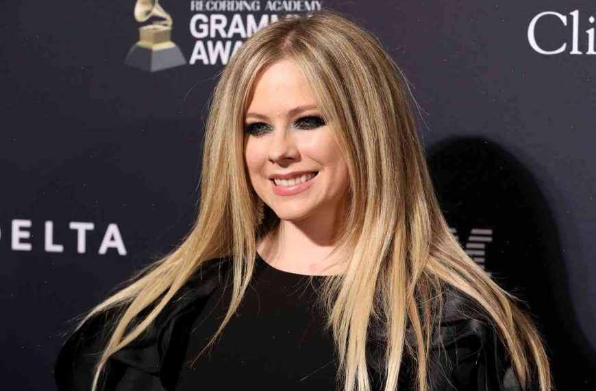 Avril Lavigne is hitting the road for her first cross-Canada tour in more than a decade