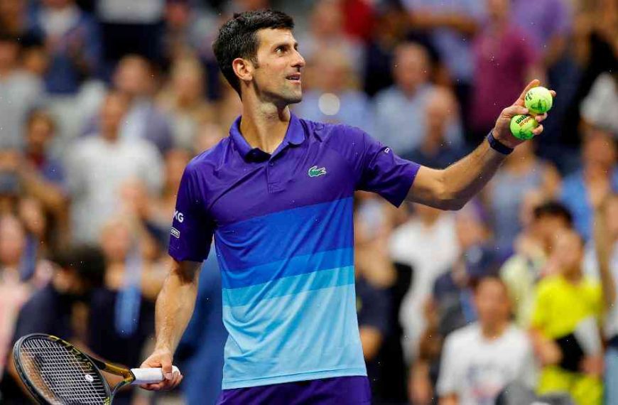 Novak Djokovic discusses elbow problems, his short Italian interview