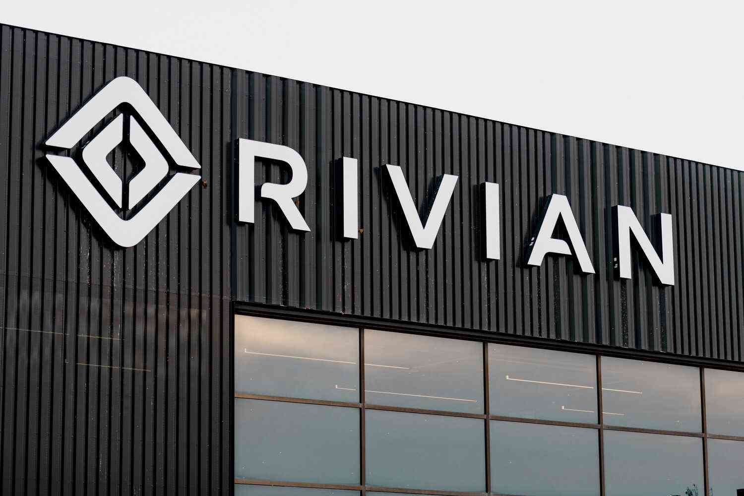 Electric-car start-up Rivian files to sell $1 billion of shares